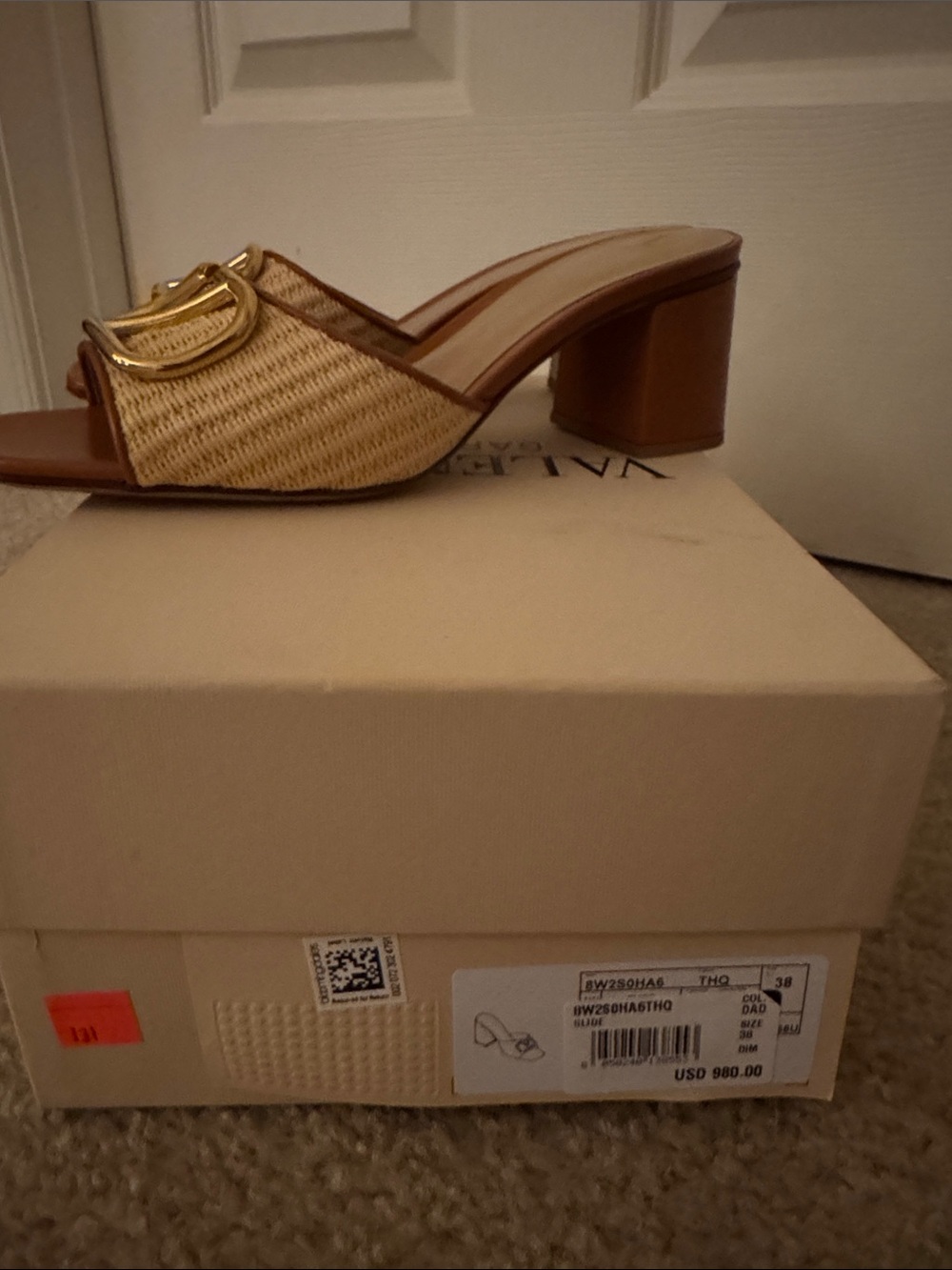 Valentino Garavani Tan Leather & Natural Raffia Mules with Gold V Logo - Picture 4 of 6